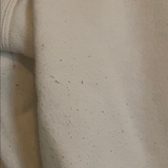 Soft white Tommy Hilfiger sweater. - Picture 3 of 4